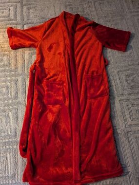 Cozy Plush Red Women's Open-Front Robe with Pockets